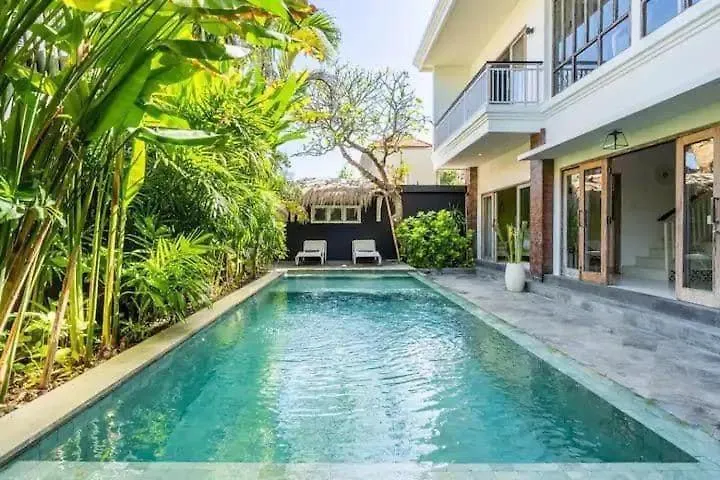 New Villa Indah Seminyak 3Br Private Pool  Seminyak (Bali)